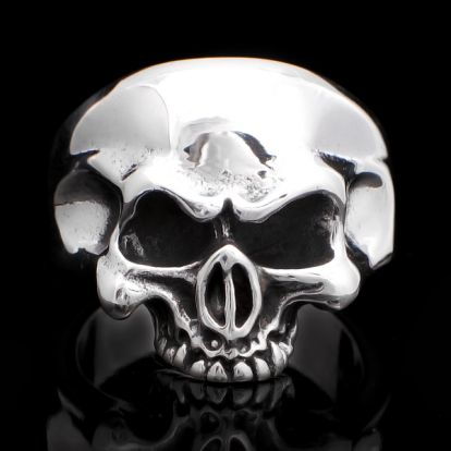 Skull ring