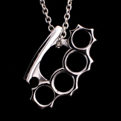 Pendentif poing am�ricain