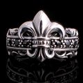 Fleur de lys ring