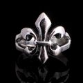 Fleur de lys ring