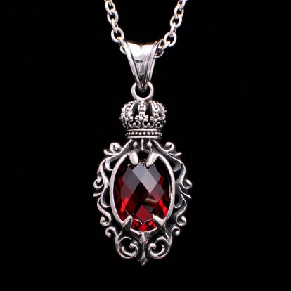 Pendentif pierre couronn�e