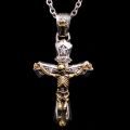 Pendentif squelette crucifi�